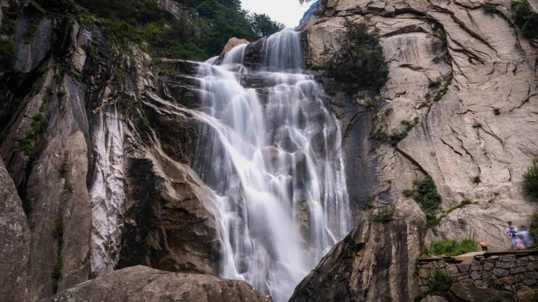 云南文山至蒙自铁路开工建设